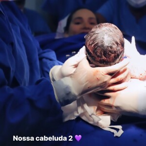 Virgínia Fonseca mostrou que a filha caçula também nasceu com bastante cabelo