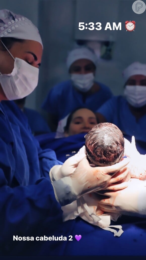 Virgínia Fonseca mostrou que a filha caçula também nasceu com bastante cabelo