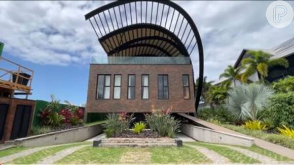 Casa que Marina Ruy Barbosa deu para mãe custa R$ 5 milhões e chama atenção pela geometria contemporânea