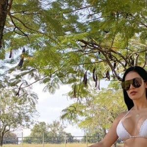 Simaria é conhecida pelas fotos ousadas nas redes sociais