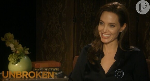 Angelina Jolie lança o filme 'Invencível' e revela ter tido romance a distância com Brad Pitt: 'Ficamos trocando cartas'