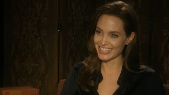 Angelina Jolie já viveu romance a distância com Brad Pitt: 'Trocamos cartas'