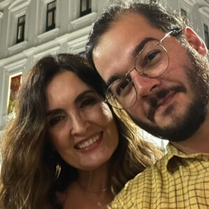 Fátima Bernardes compartilhou várias fotos do casal durante viagens e passeios