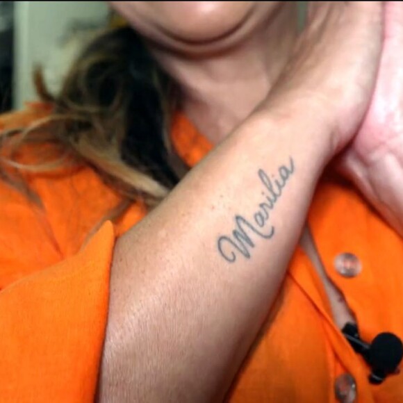 Dona Ruth tem os nomes dos filhos tatuados nos braços