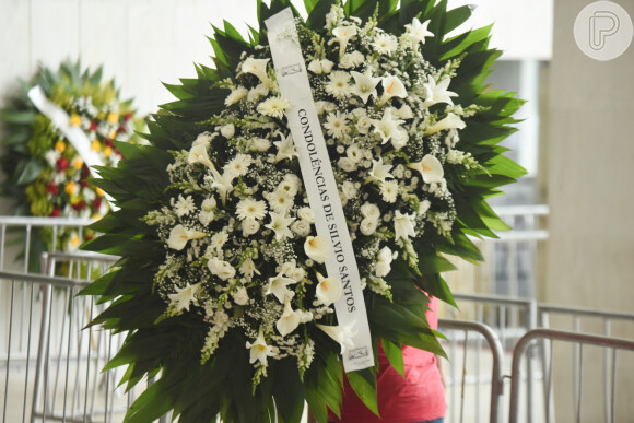 Silvio Santos enviou coroa de flores para o velório de Gal Costa