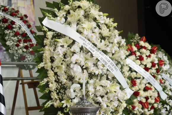 'Meu amor para sempre': viúva de Gal Gosta enviou coroa de flores para o velório