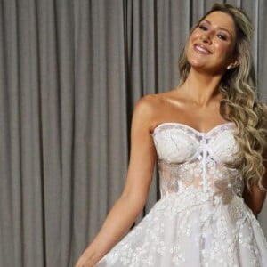 Vestido de noiva princesa: look de Dani Calabresa em casamento é inspirado na Disney