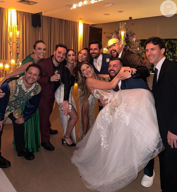 Casameto de Dani Calabresa e Richard Neuman contou com convidados famosos como Tiago Abravanel e Nicole Bahls