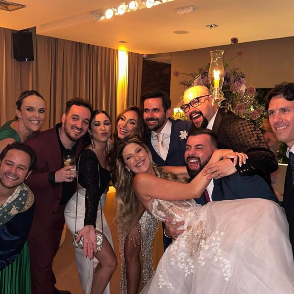 Casameto de Dani Calabresa e Richard Neuman contou com convidados famosos como Tiago Abravanel e Nicole Bahls