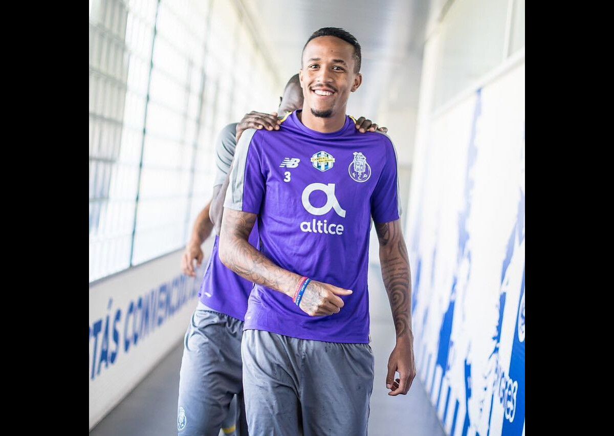 Foto Éder Militão dará uma pensão de R mil para a alimentação da filha Purepeople