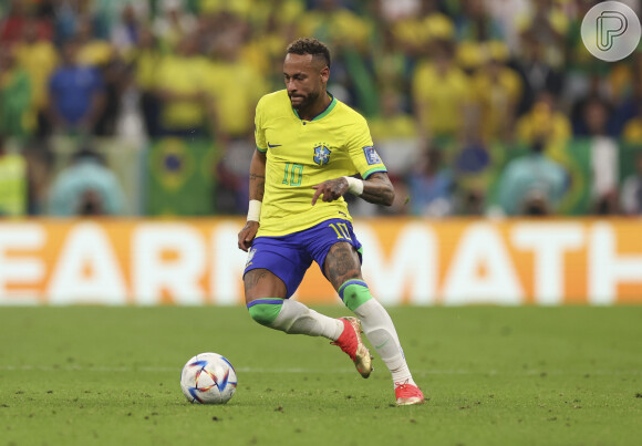 Neymar se machucou no primeiro tempo da estreia do Brasil na Copa, em jogo contra a Sérvia, e ainda jogou por 11 minutos