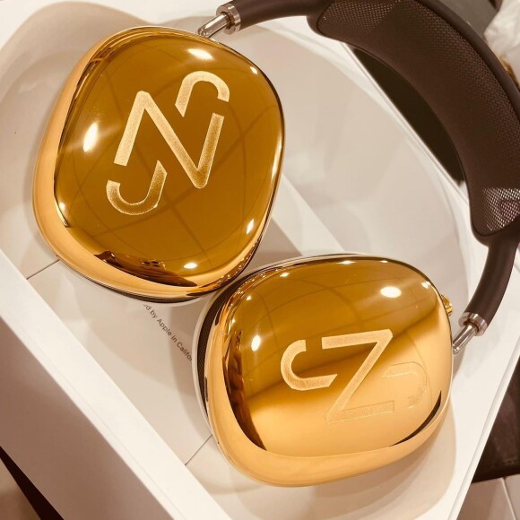 Detalhes do Gold Air Pod Max, postado nas redes sociais de Raoni Soares, amigo de Neymar