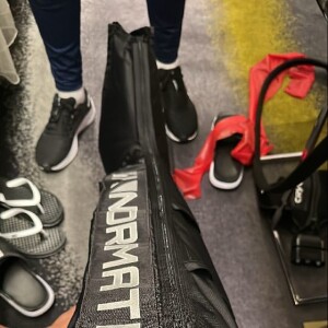 Neymar mostra evolução do tratamento do pé machucado