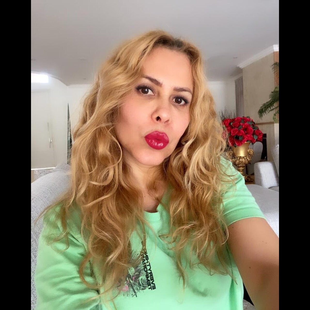 Foto Apesar Dos Problemas De Saúde Joelma Tem Se Apresentado Normalmente Em Seus Shows 