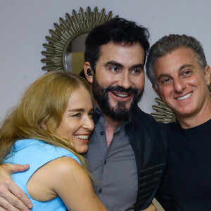 Padre Fábio de Melo recebeu Angélica e Luciano Huck em seu show no Rio de Janeiro