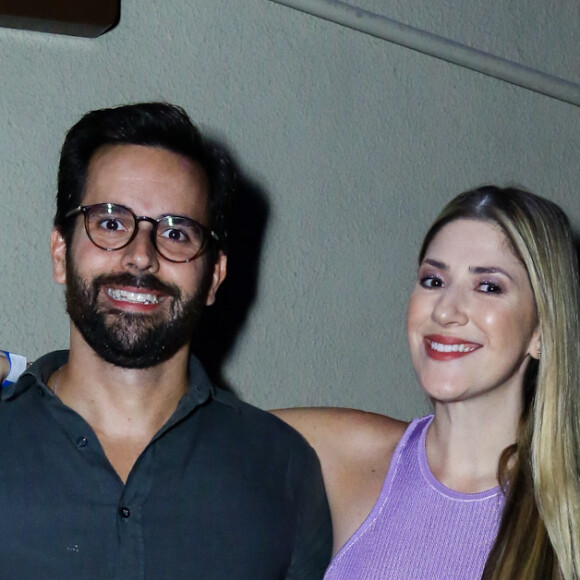 Dani Calabresa e o marido, Richard Neuman, curtiram show de padre Fábio de Melo