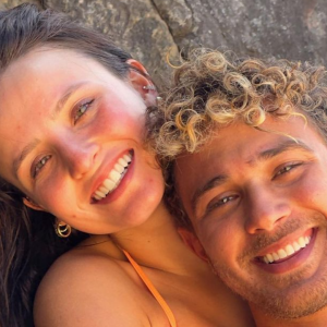 Larissa Manoela e André Luiz Frambach trocam declarações de amor