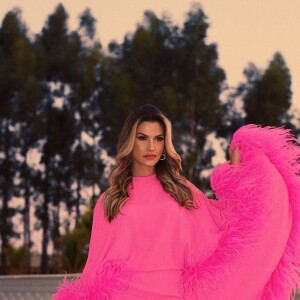 Look cor de rosa com franjas foi um dos mais fashionistas de Andressa Suita em 2022