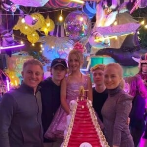 Festa de aniversário de Eva: filha mais nova de Angélica e Luciano Huck surpreendeu com a escilha do tema da festa de 10 anos