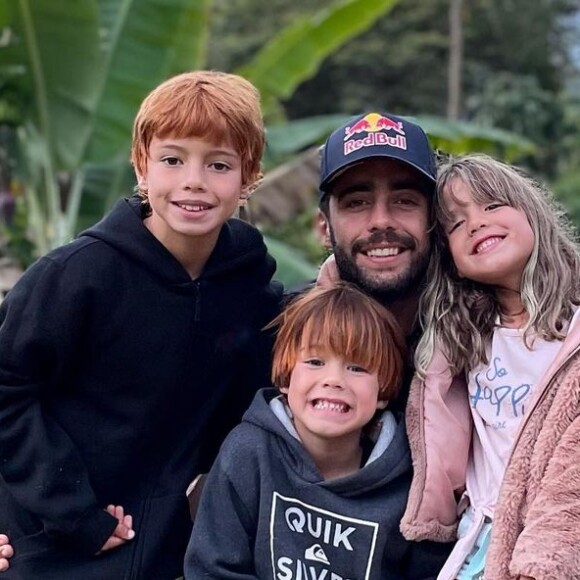 Pedro Scooby também é pai de três filhos com Luana Piovani