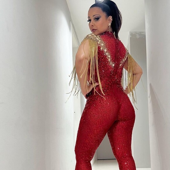 Seguidores de Viviane Araujo elogiaram o corpo da atriz pós-gestação nos comentários