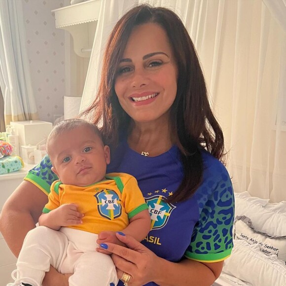 Viviane Araujo deu à luz em setembro