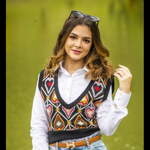 Guiga (Mel Maia) é uma influencer da novela 'Vai na Fé' que deve ditar moda fora da TV: 'Acho que o estilo da Guiga por um todo será tendência. Todo mundo vai começar a usar'