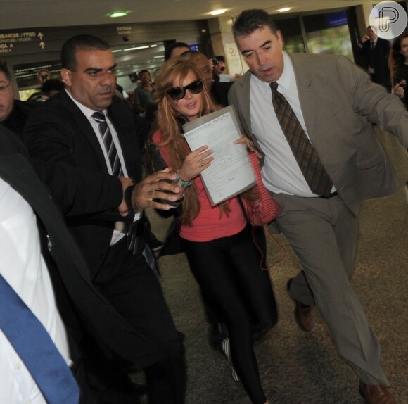 Lindsay Lohan chega em São Paulo e fica por três dias