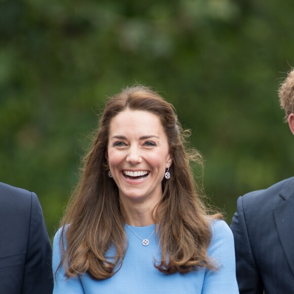 Harry não mantém mais uma relação de amizade com William e Kate Middleton