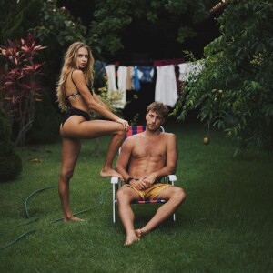 A foto oroginal tem apenas Isabella Scherer e o namorado, Rodrigo Calazans