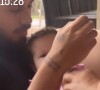 Polêmica com Zé Felipe: em seguida, uma mulher aparece e deita a criança de barriga para cima no colo do pai