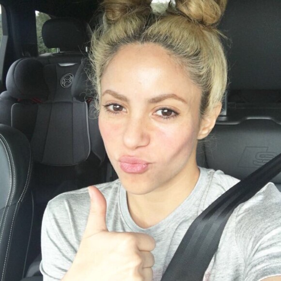 Shakira também referenciou marcas famosas para se comparar com Clara Chía. 'Você trocou uma Ferrari por um Twingo / Você trocou um Rolex por um Casio', diz outro trecho