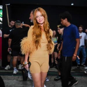 O look de Marina Ruy Barbosa é da grife YSL