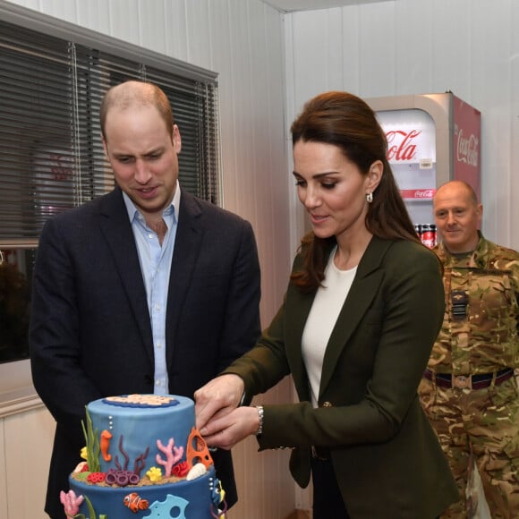 Kate Middleton é apaixonada pelo preparo de bolos e faz até o glacê