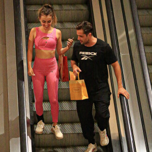 Rafael Cardoso e a modelo Vivian Linhares curtiram shows do Universo Spanta em janeiro de 2023 e depois apareceram juntos em vídeo da atriz Carolinie Figueiredo