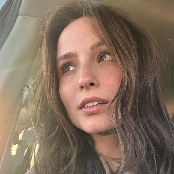 Larissa Manoela optou pela cordialidade e fugiu de polêmicas: 'O que eu posso dizer é que estou em um momento muito feliz da vida'