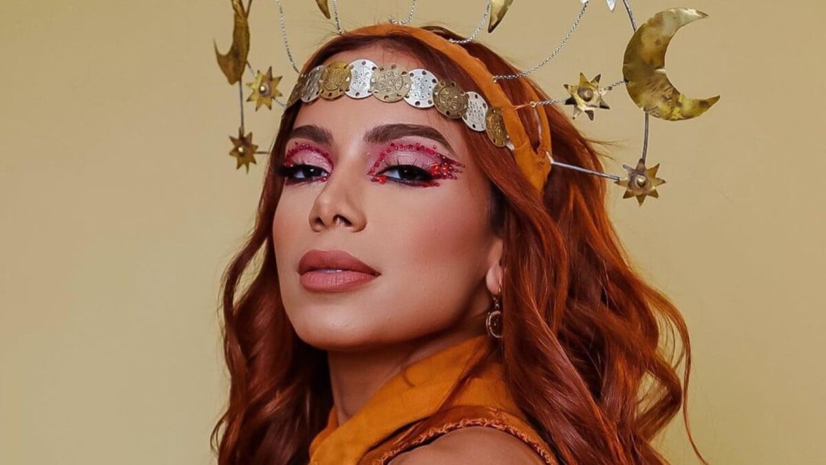 Sangue de Maria Bonita: Anitta surge fantasiada de personagem nordestina  após polêmica com sexo oral. Veja fotos! - Purepeople