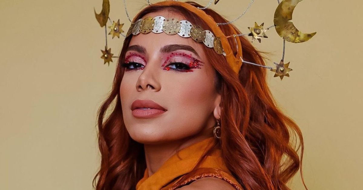 Sangue de Maria Bonita! Anitta surge fantasiada de personagem ...