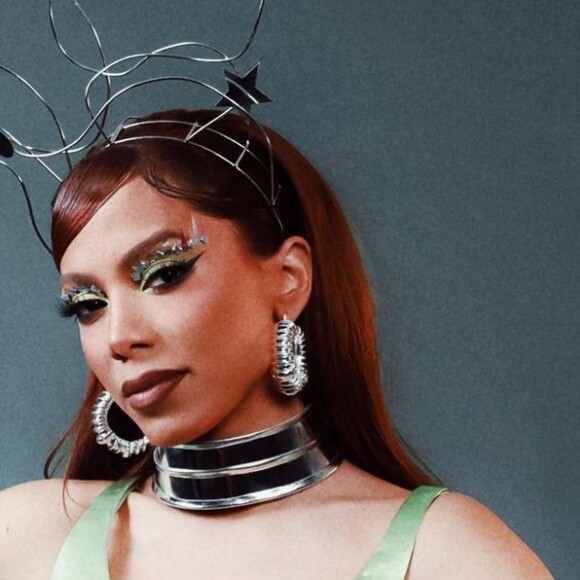 Uma guerreira futurista também foi uma das escolhas de Anitta