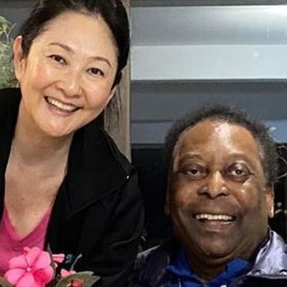 Pelé: viúva do jogador do Século se pronunciou pela primeira vez desde a morte do marido no dia em que falecimento de Pelé completa 1 mês