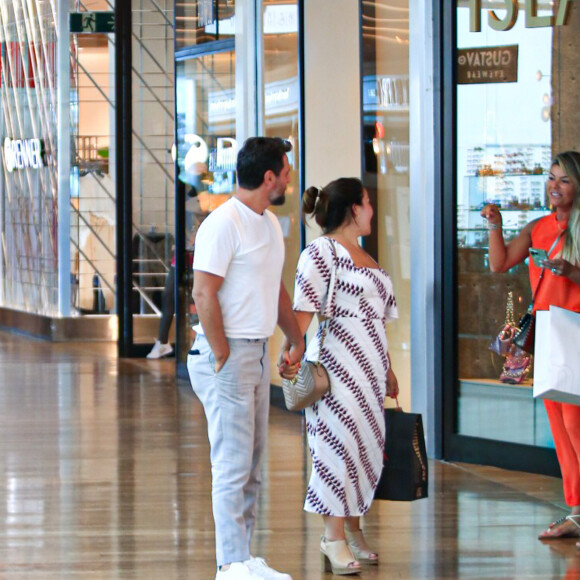 Moretti da novela 'Travessia', Rodrigo Lombardi conversou com fã em ida a shopping