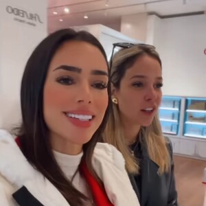 Bruna Biancardi saiu para passear por Paris com a amiga Bianca Coimbra