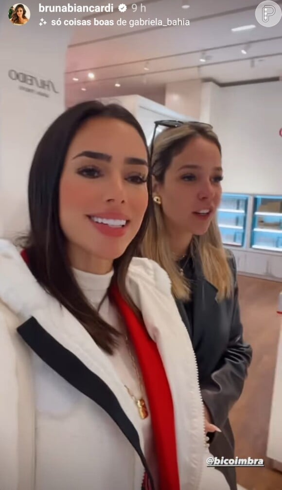 Bruna Biancardi saiu para passear por Paris com a amiga Bianca Coimbra