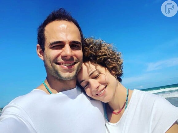 Leandra Leal e Guilherme Burgos completaram 4 anos de namoro este mês
