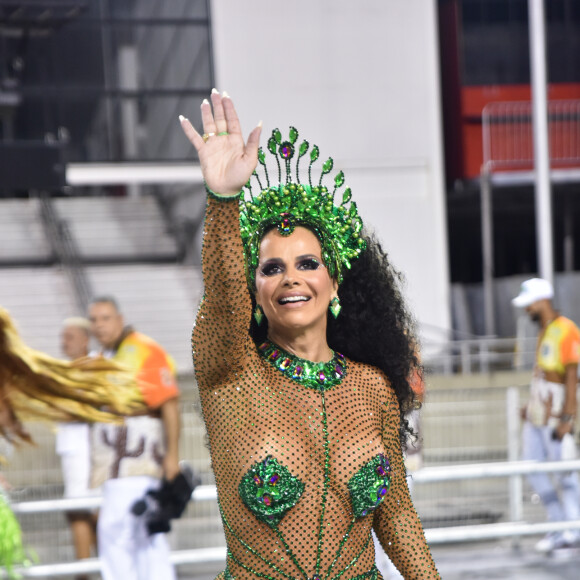 Viviane Araujo tem mostrado as novas formas nos ensaios técnicos