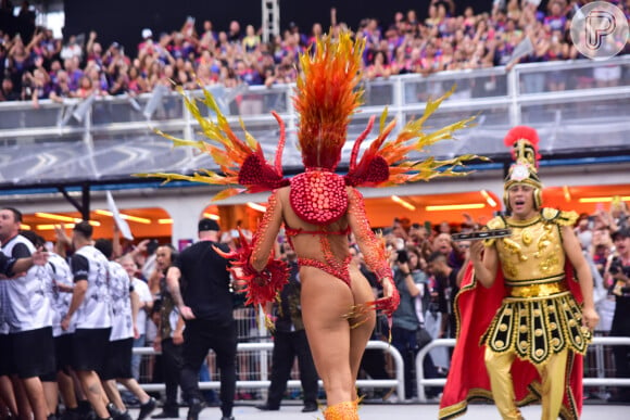 Sabrina Sato mostrou muito samba no pé como rainha de bateria da Gaviões da Fiel Torcida, no carnaval 2023