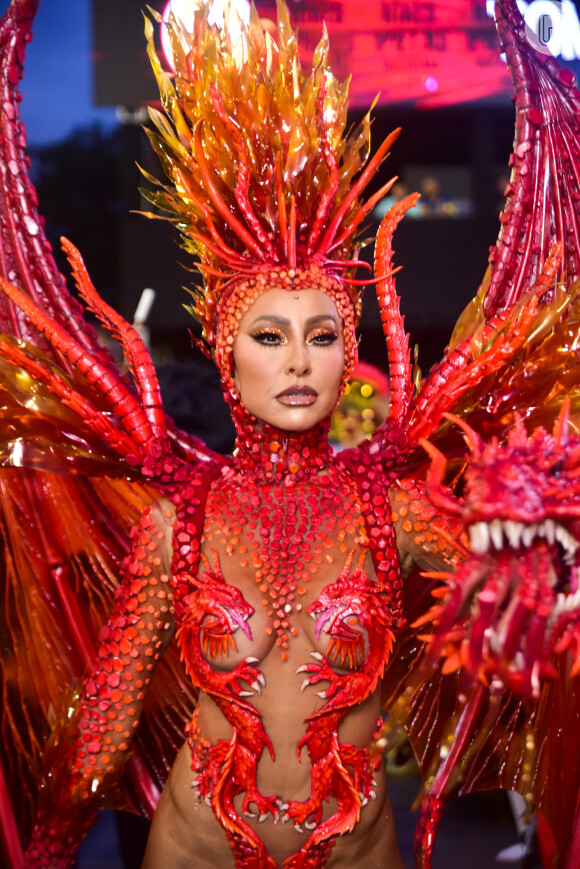Sabrina Sato comandou a bateria da Gaviões da Fiel Torcida, no carnaval 2023