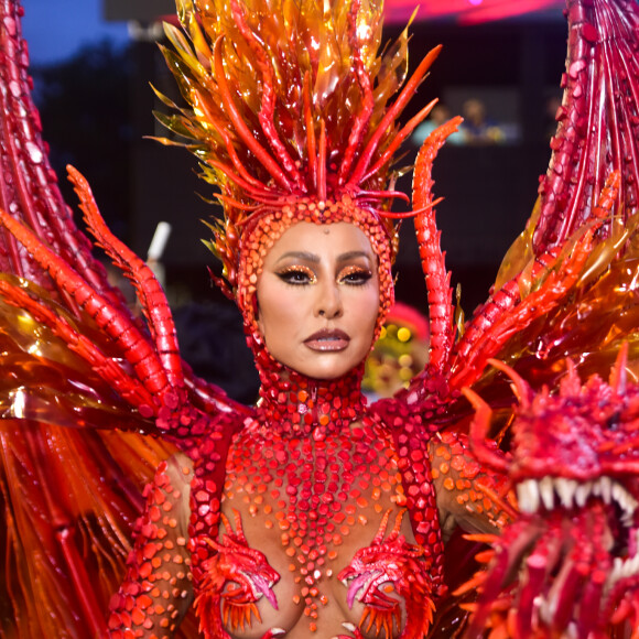 Sabrina Sato comandou a bateria da Gaviões da Fiel Torcida, no carnaval 2023