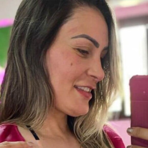 Andressa Urach curte Carnaval com amiga