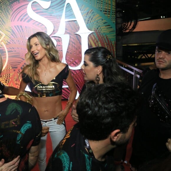 Gisele Bündchen recriou look de Carnaval usado em 2004